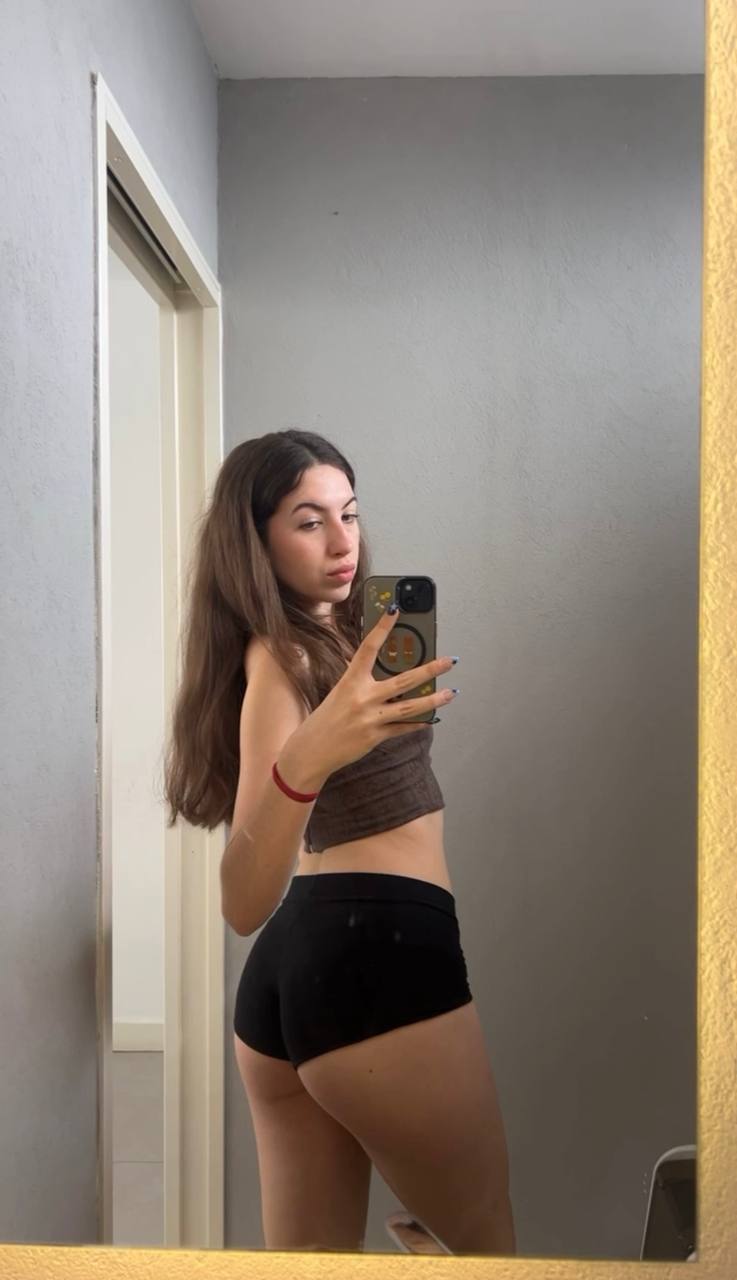 Amber in her underwear in Detroit