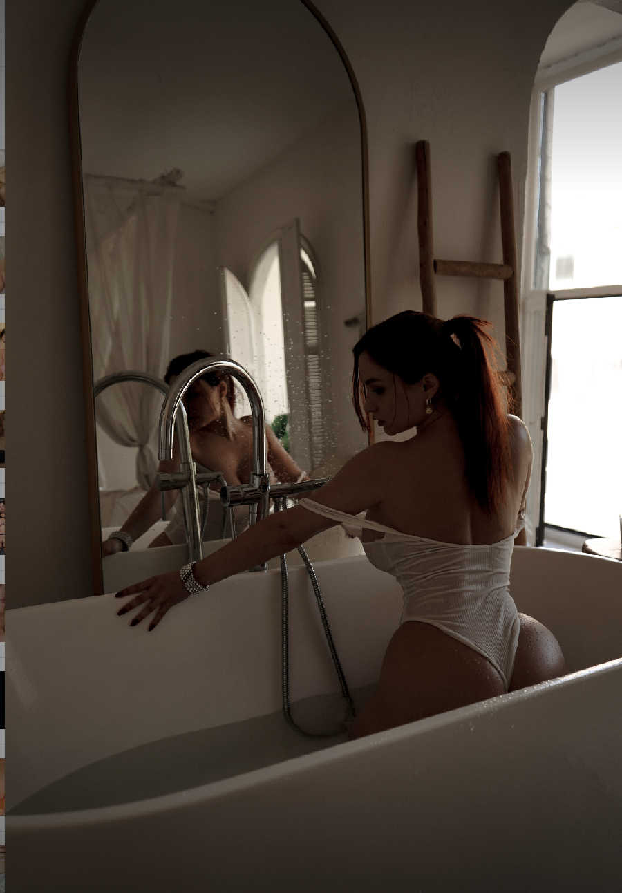 A playful frame from Miranda Faith nude — online in Detroit