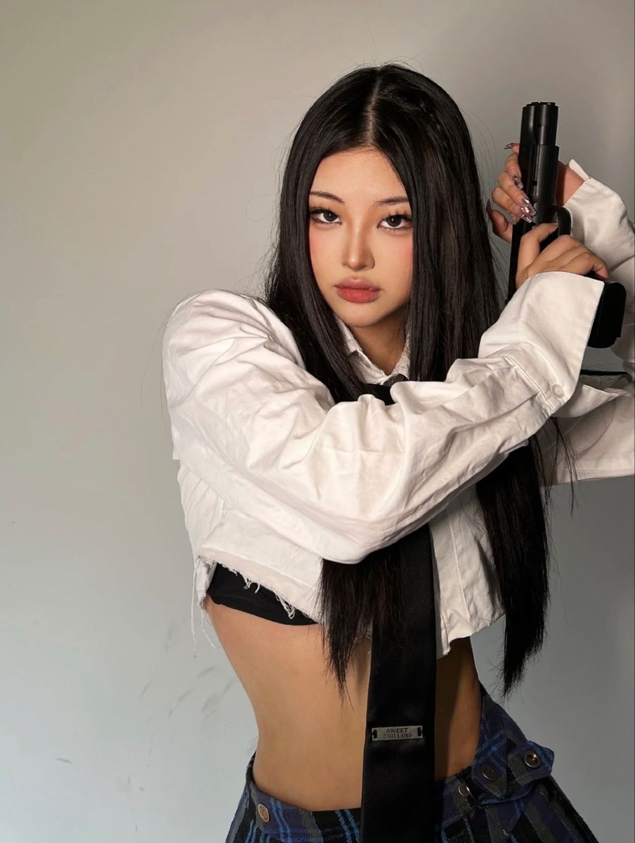 A cozy shot with Sassy girls — straight from Detroit