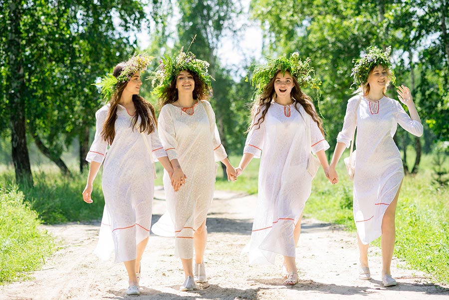 A cozy shot with Slavic girls — straight from Detroit