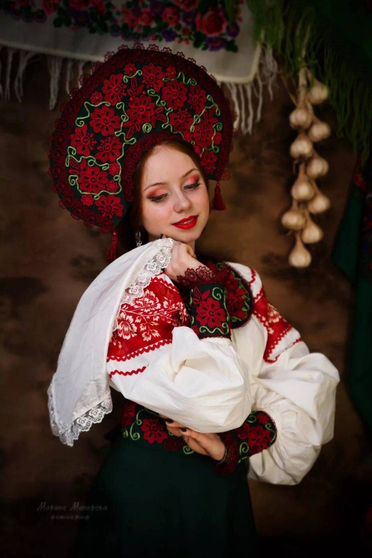 Take a pause and enjoy Women in Slavic costumes — streaming from Detroit