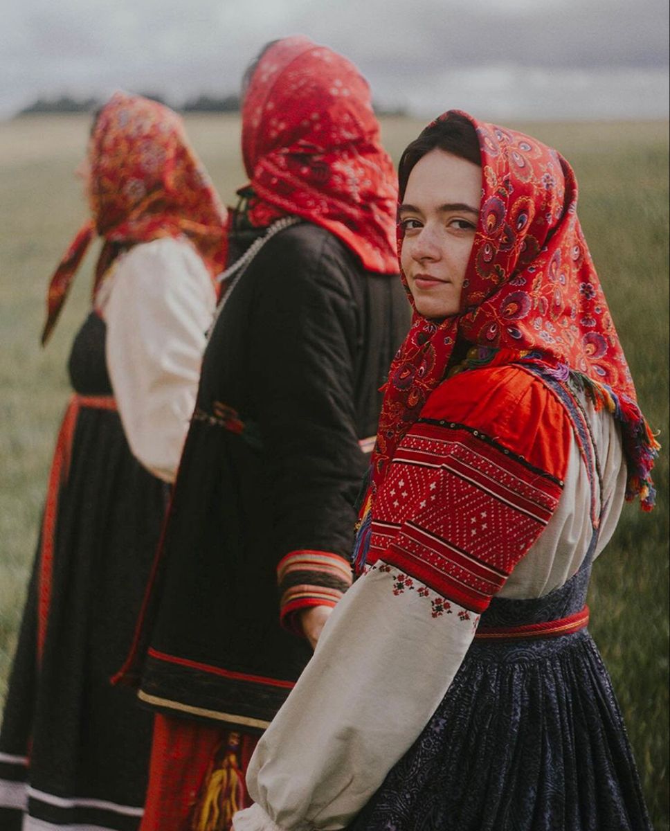Women in Slavic costumes’s look of the day — catch her live in Detroit