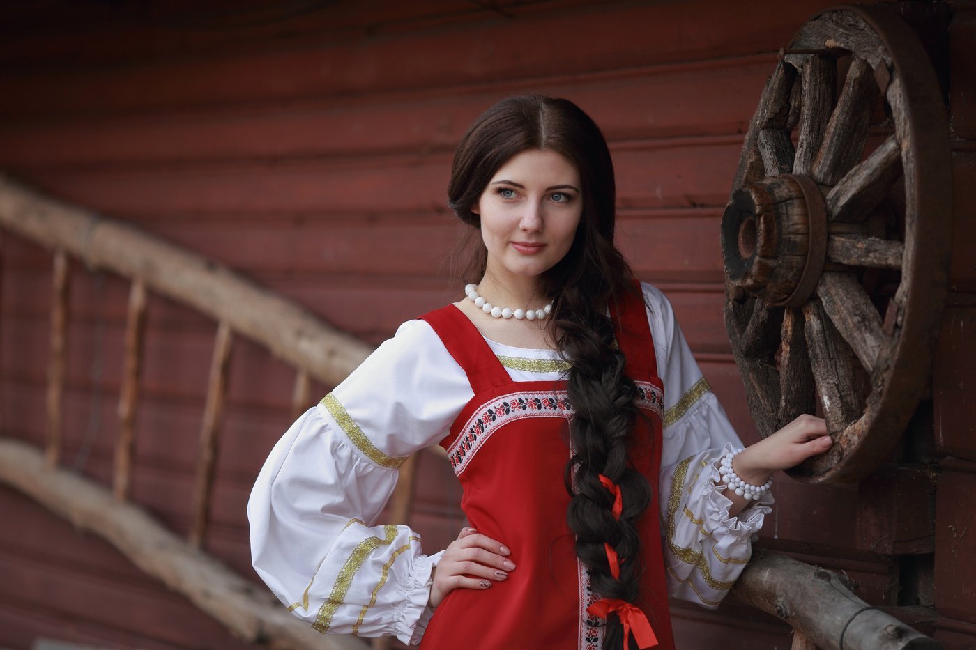Girls in Slavic costumes’s look of the day — catch her live in Detroit